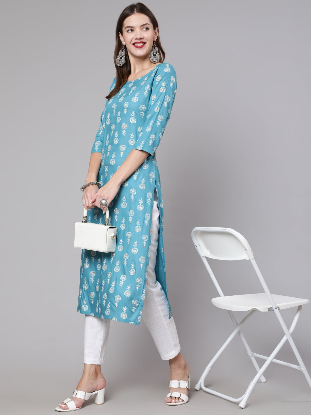 Blue Ethnic Printed Straight Kurta With Three Quarter Sleeves