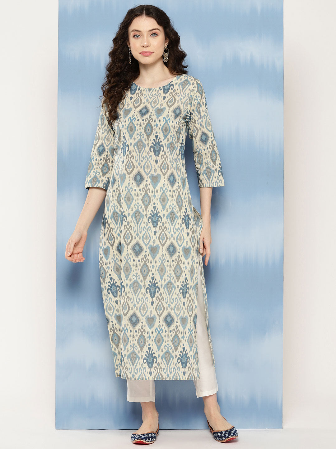 Blue Ethnic Printed Straight Kurta With Three Quarter Sleeves