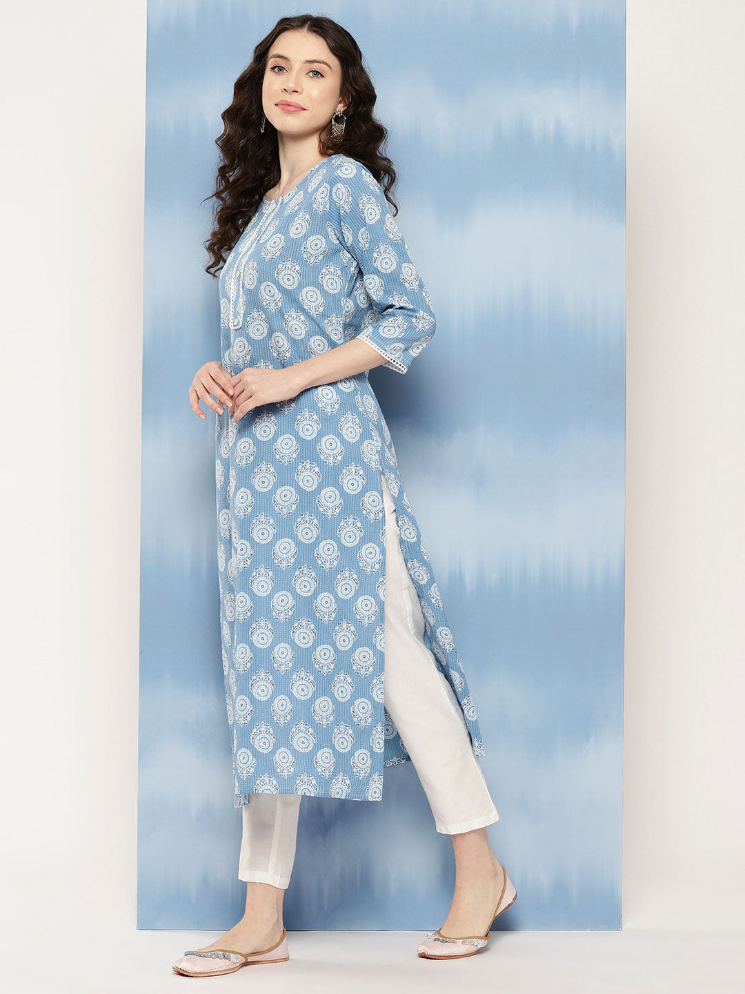 Blue Ethnic Printed Straight Kurta With Three Quarter Sleeves