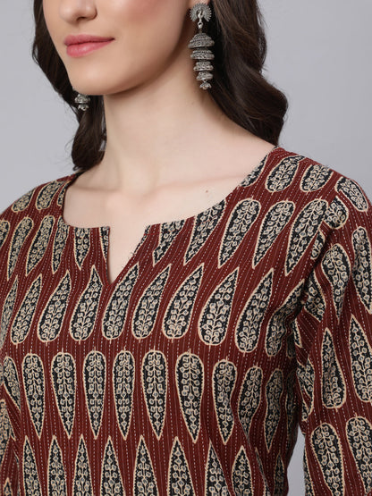 Maroon Printed Straight Kurta With Three Quarter Sleeves