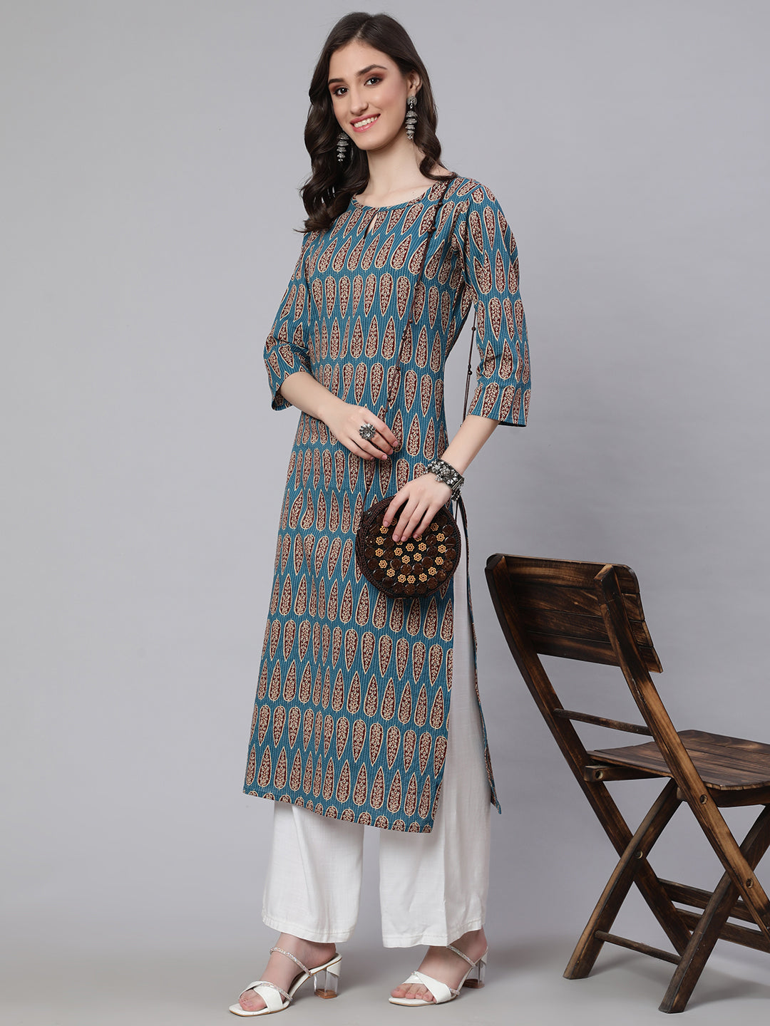 Blue Ethnic Printed Straight Kurta With Three Quarter Sleeves