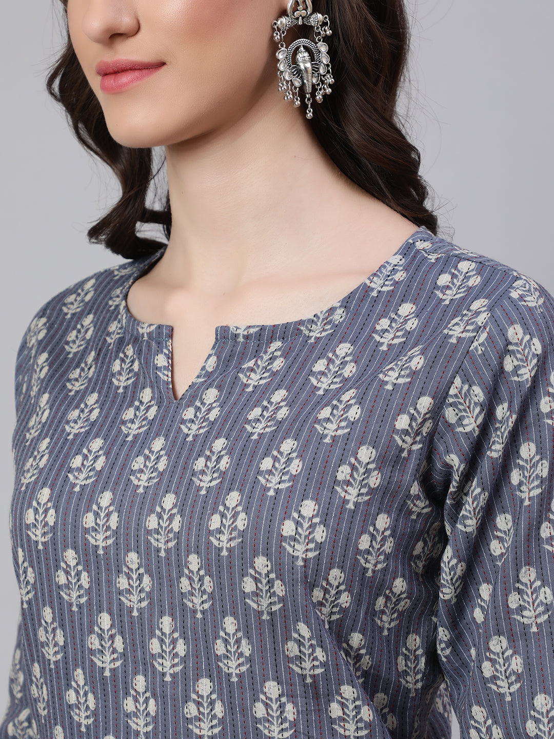 Grey Ethnic Printed Straight Kurta With Three Quarter Sleeves