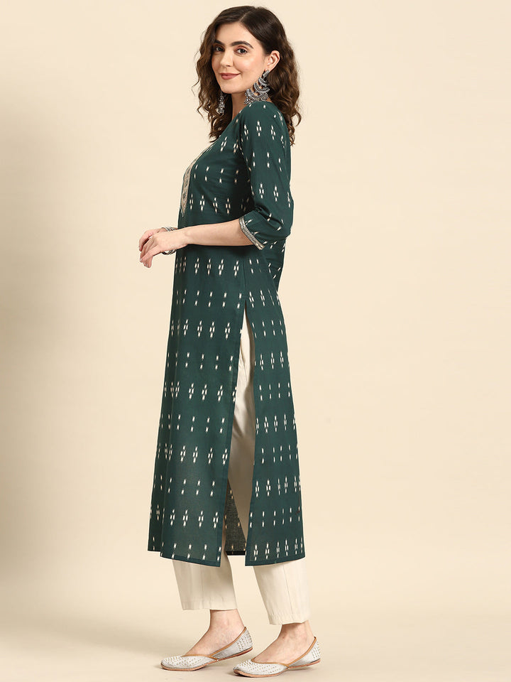 Women Green Embroidered Printed Straight Kurta With Three Quarter Sleeves