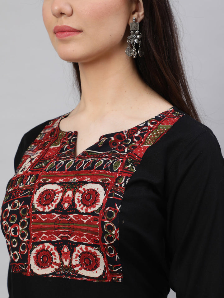 Women Black Printed Yoke straight Kurta With three quarter sleeves