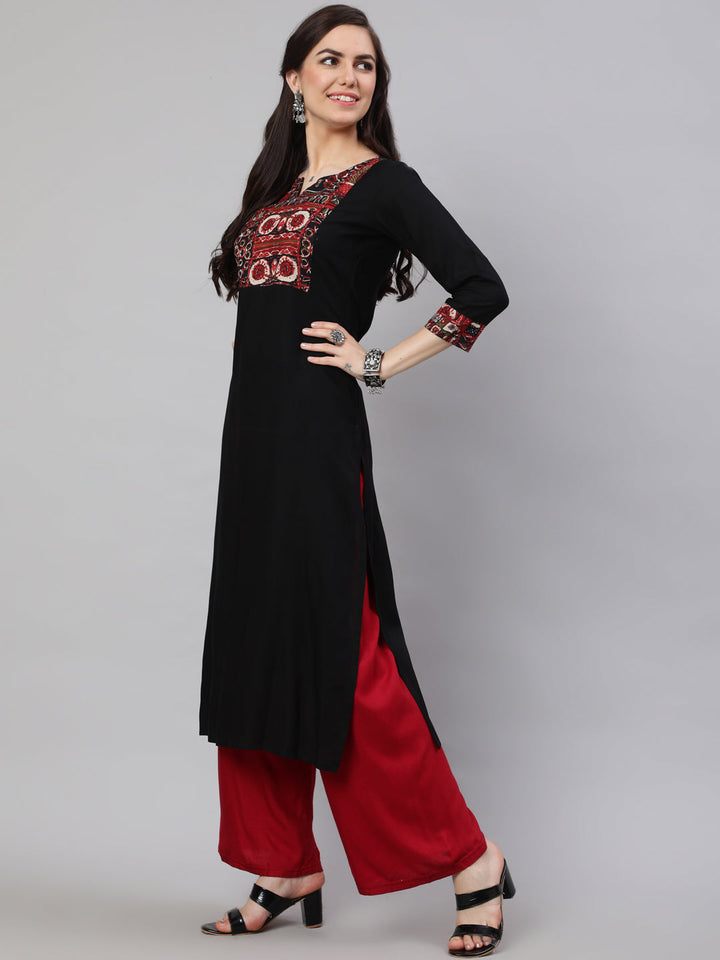 Women Black Printed Yoke straight Kurta With three quarter sleeves