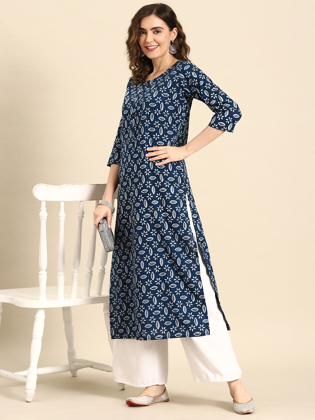 Women Blue Ethnic Printed Straight Kurta with Three Quarter Sleeves