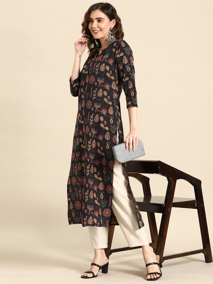 Women Black Printed straight Kurta With three quarter sleeves