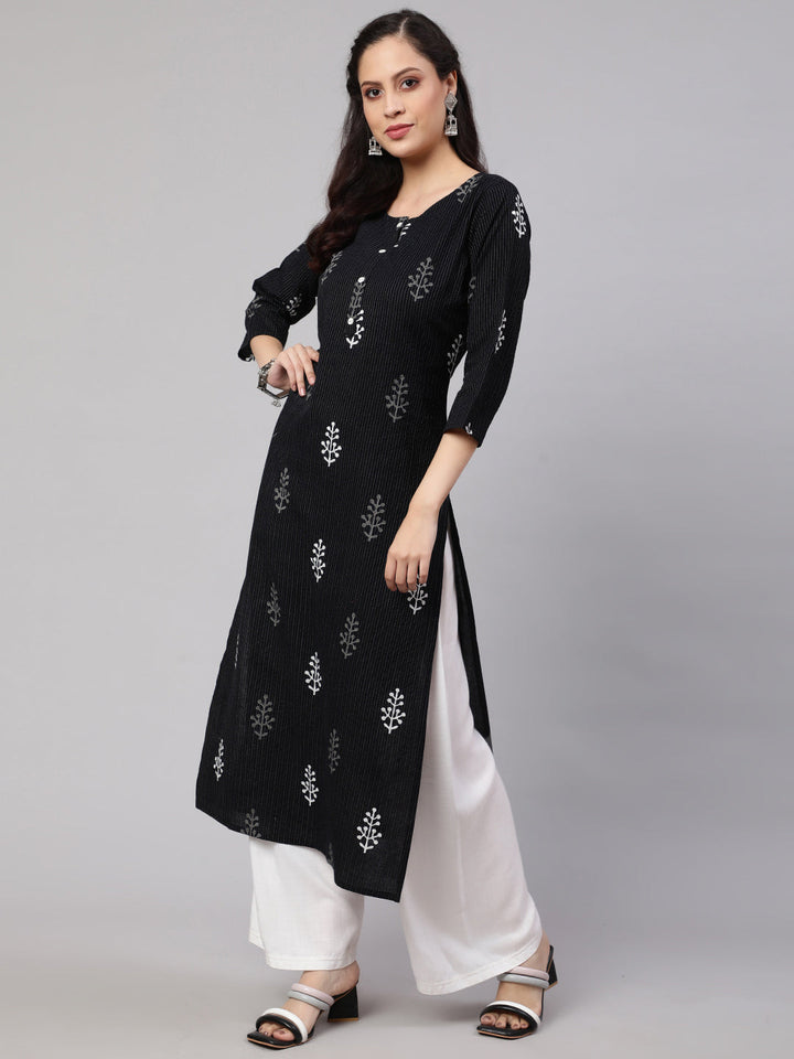 Women Black Printed straight Kurta With three quarter sleeves