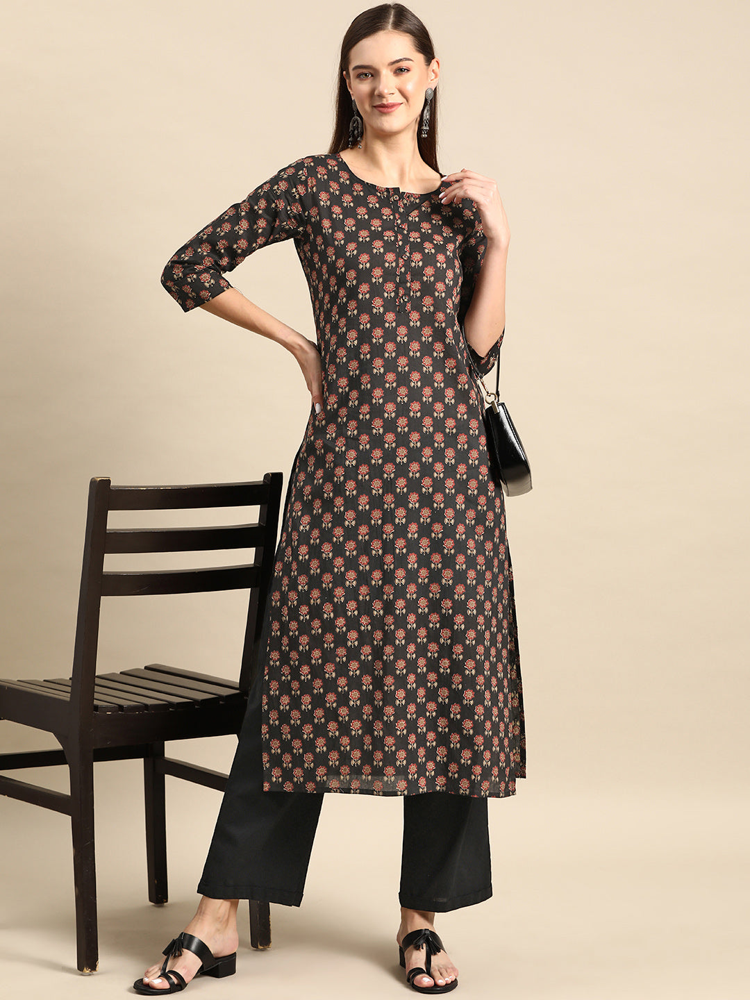Black Printed Straight Kurta With Three Quarter Sleeves