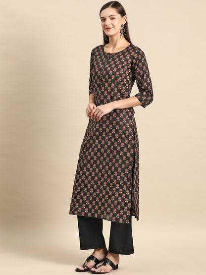 Black Printed Straight Kurta With Three Quarter Sleeves