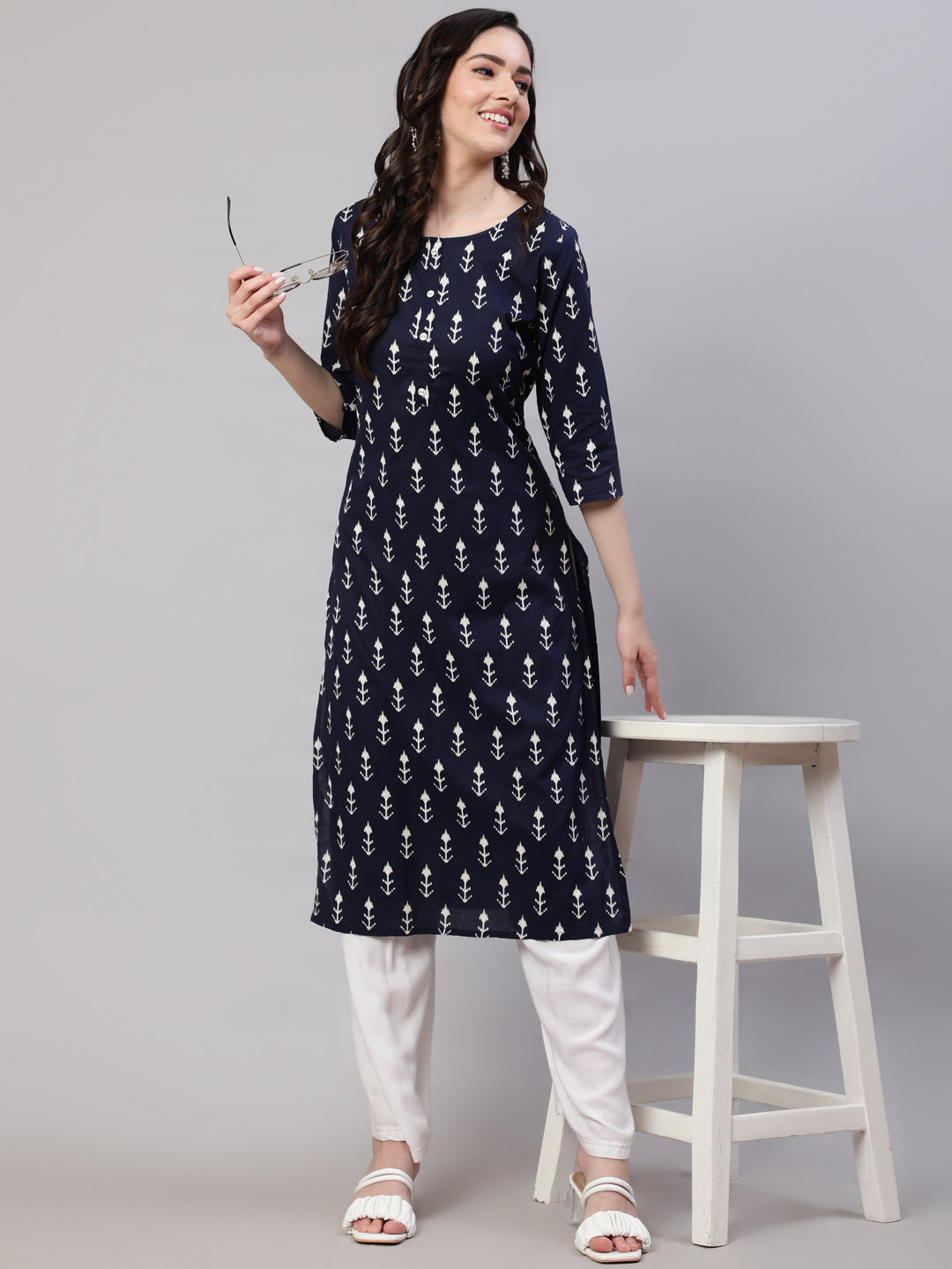 Navy Blue Printed Straight Kurta With Three Quarter Sleeves