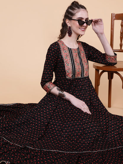 Rayon Ankle Length Length Printed Flared 3/4 Sleeves Round Neck Kurta