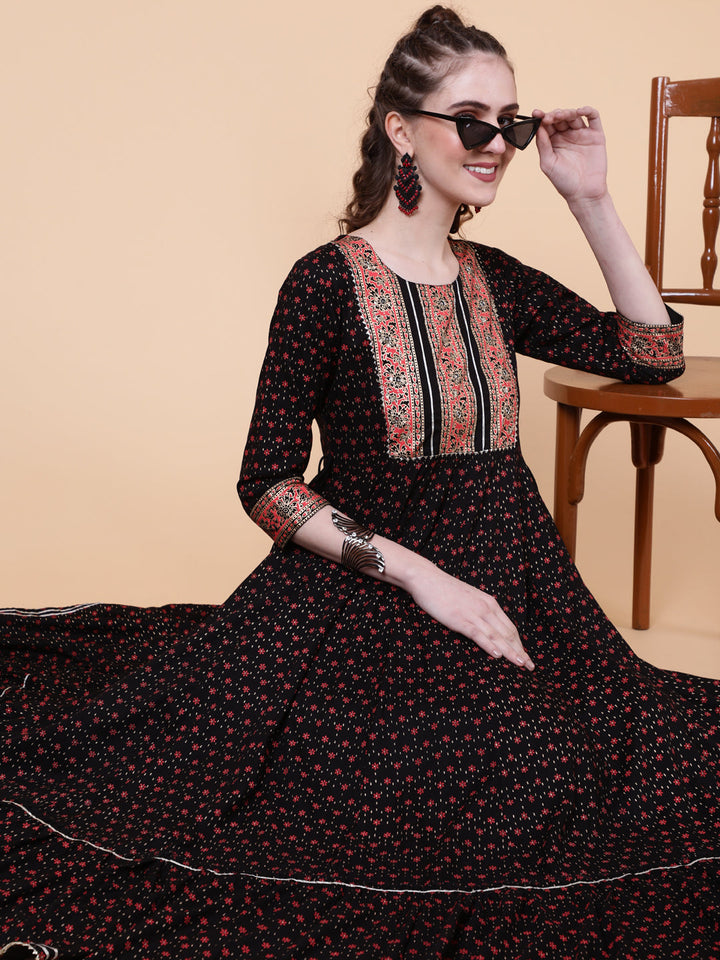 Rayon Ankle Length Length Printed Flared 3/4 Sleeves Round Neck Kurta
