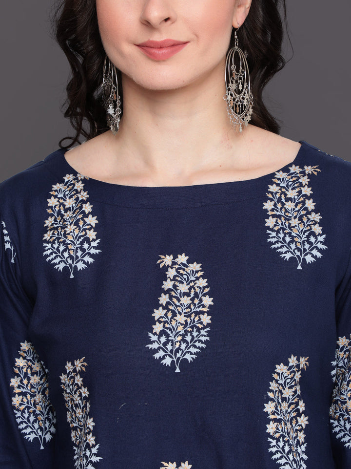 Printed Straight Calf Length 3/4 Sleeves Boat Neck Rayon Kurta &amp; Palazzo