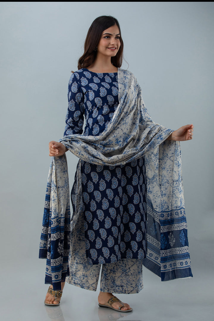 Printed Straight Calf Lenth 3/4 Sleeves Round Neck Cotton Kurta Set