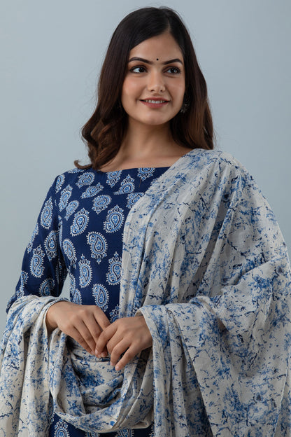 Printed Straight Calf Lenth 3/4 Sleeves Round Neck Cotton Kurta Set