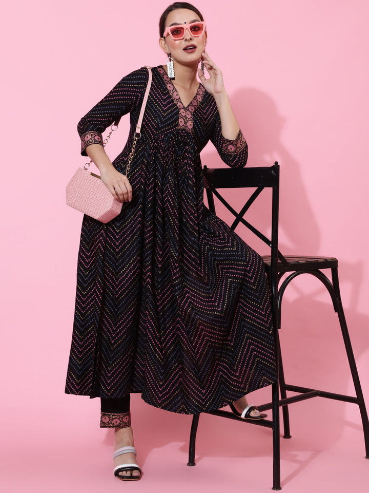 Rayon Calf Length Printed Semi-Flared 3/4 Sleeves V-Neck Kurta Bottom Set