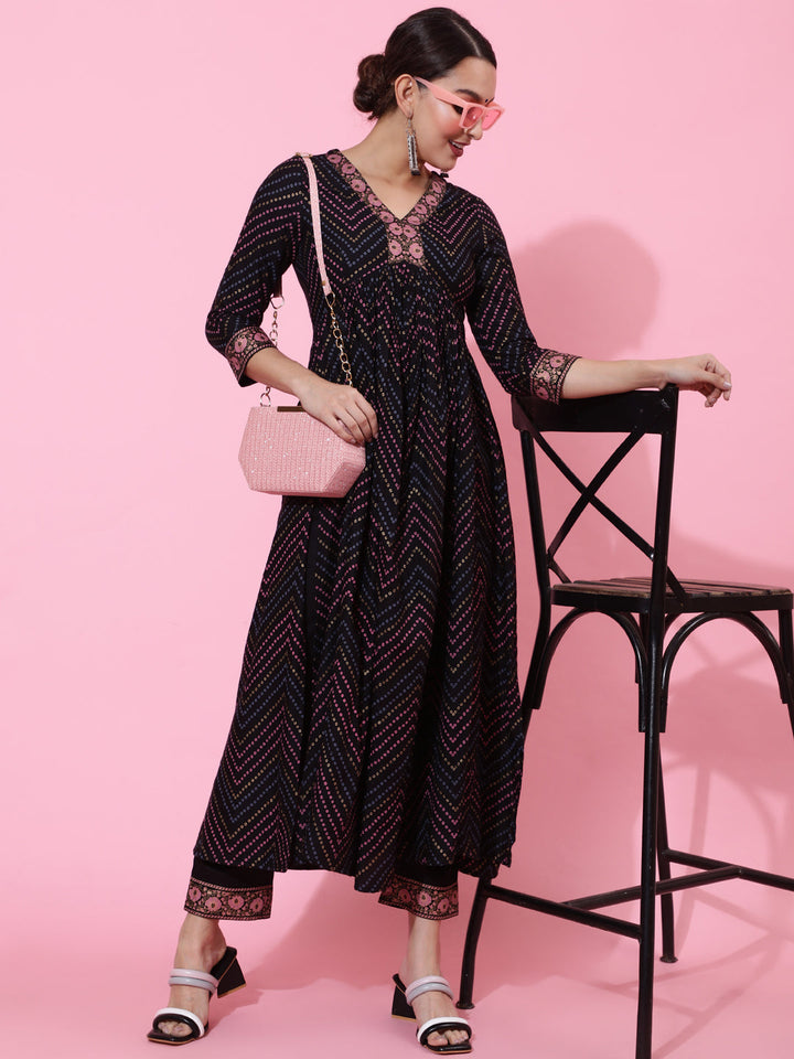 Rayon Calf Length Printed Semi-Flared 3/4 Sleeves V-Neck Kurta Bottom Set
