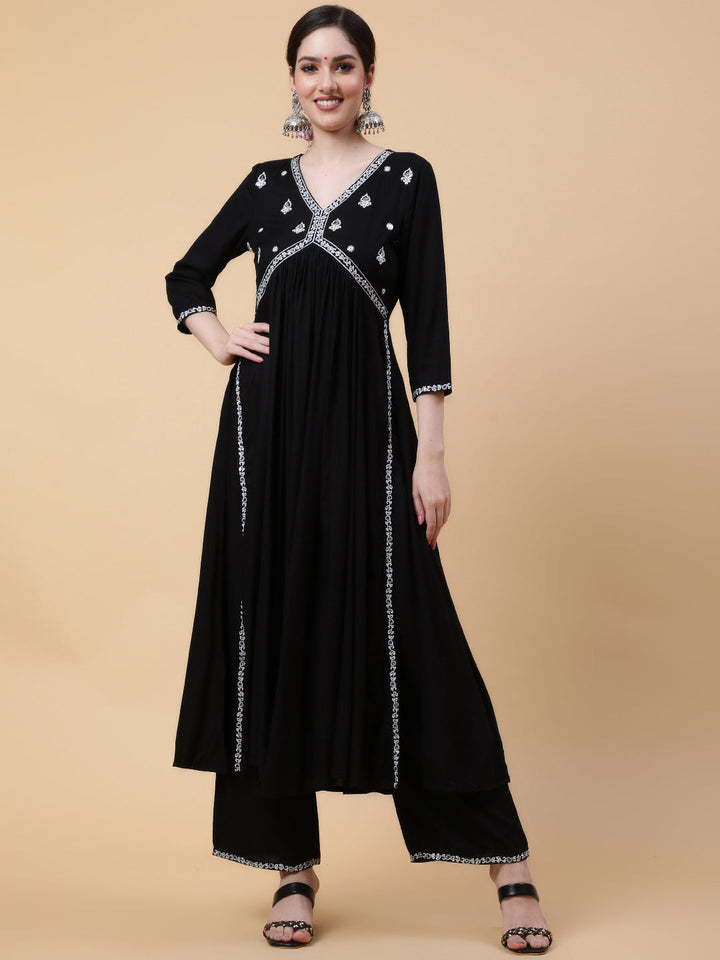 Rayon  Calf Length Solid Flared 3/4 Sleeves V-Neck Kurta Bottom Set