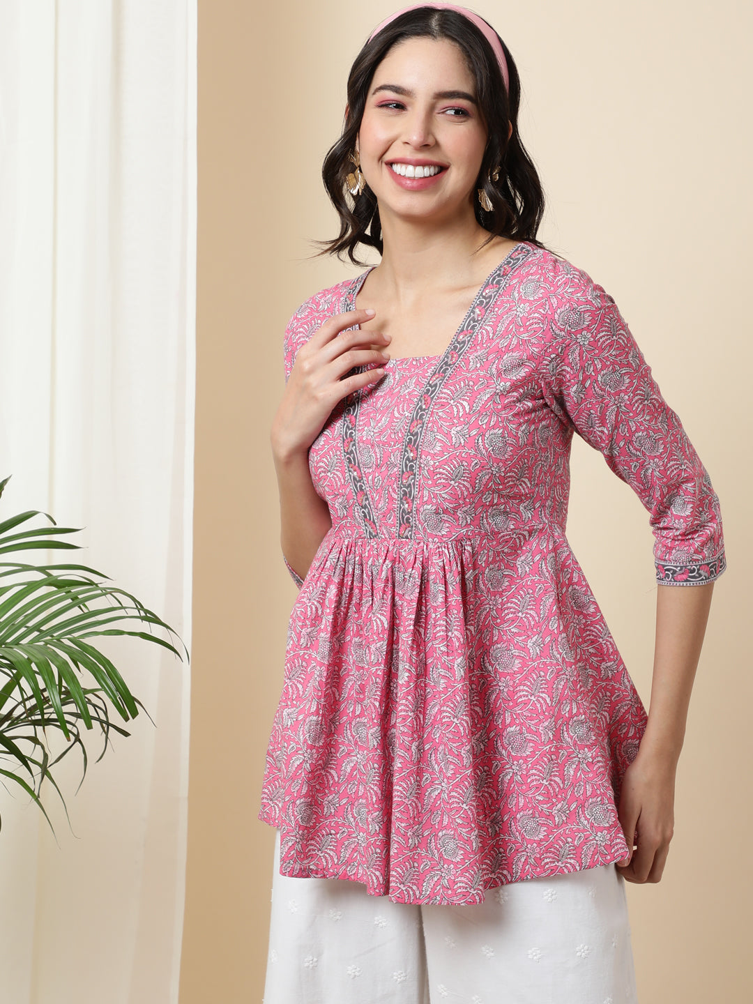 Cotton  Short Length Length Printed  3/4 Sleeve Square  Top