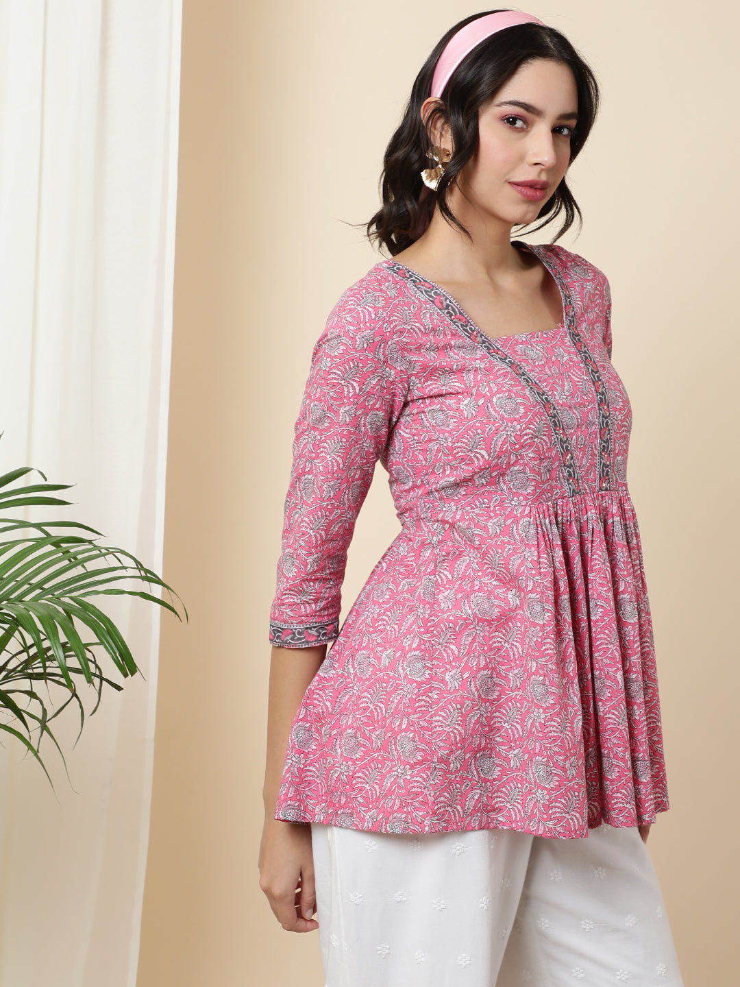 Cotton  Short Length Length Printed  3/4 Sleeve Square  Top