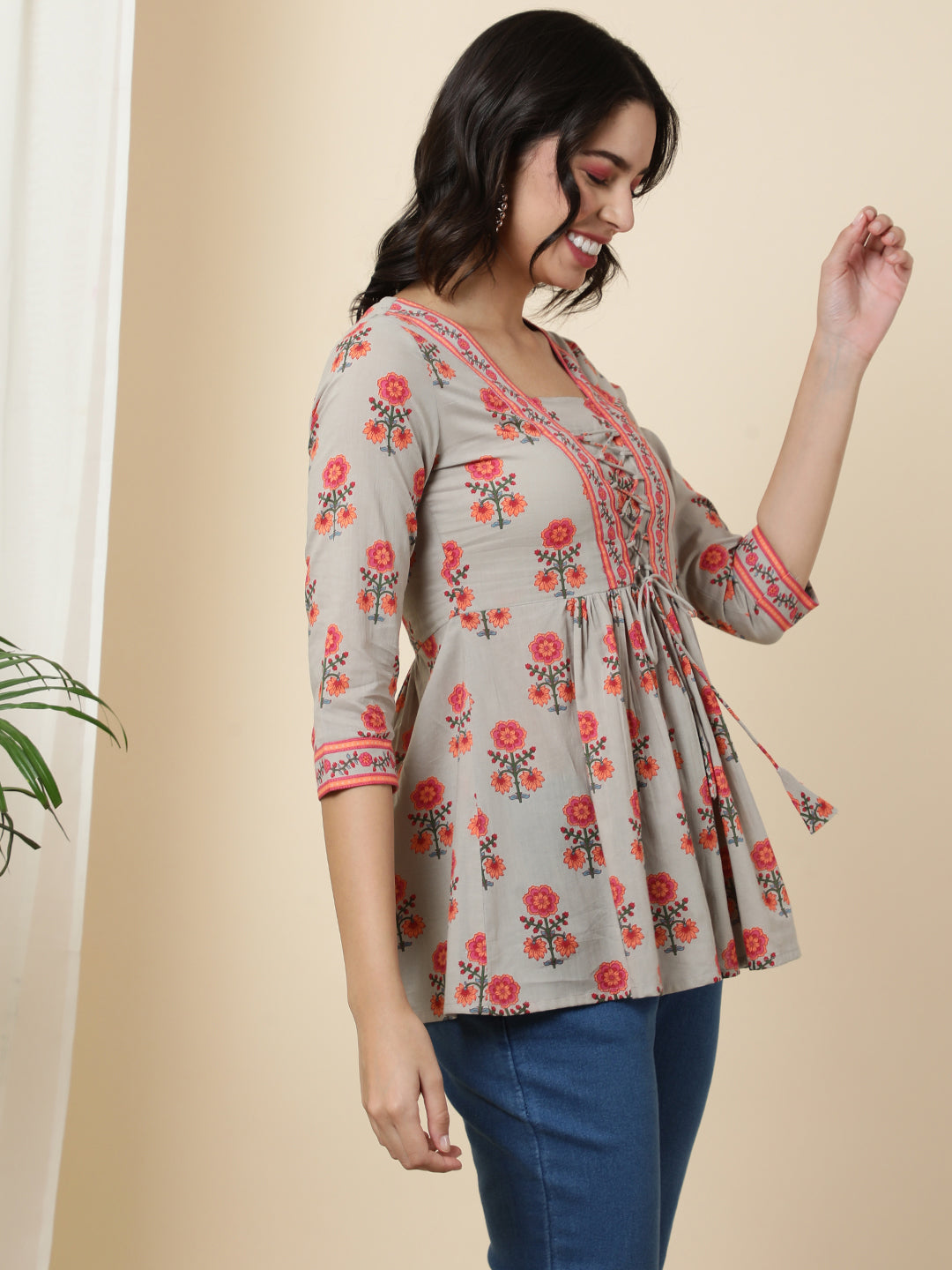 Cotton  Short Length Length Printed  3/4 Sleeve Square  Top