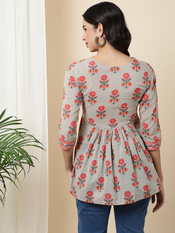 Cotton  Short Length Length Printed  3/4 Sleeve Square  Top