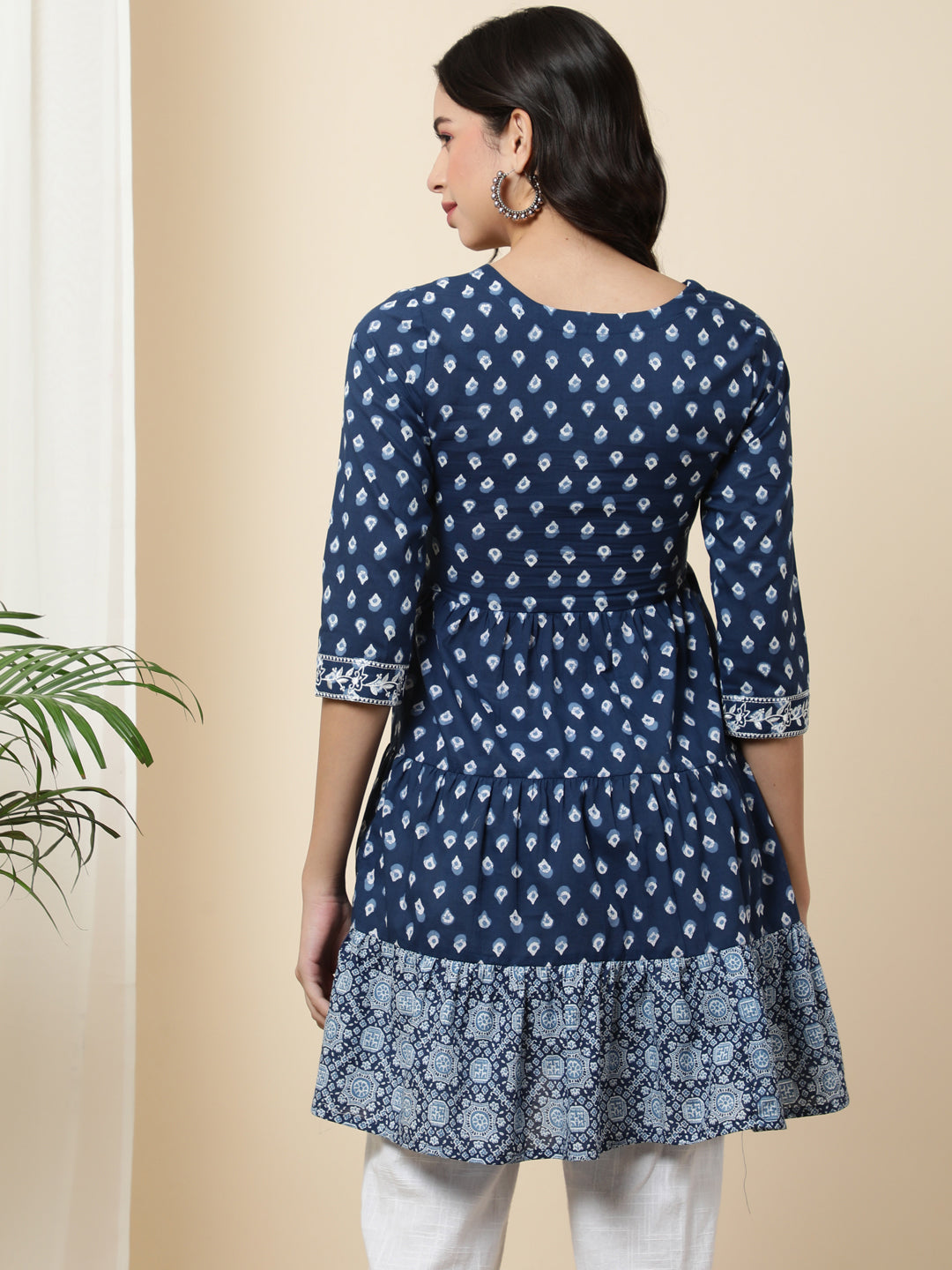 Cotton  Short Length Length Printed  3/4 Sleeve Square  Top