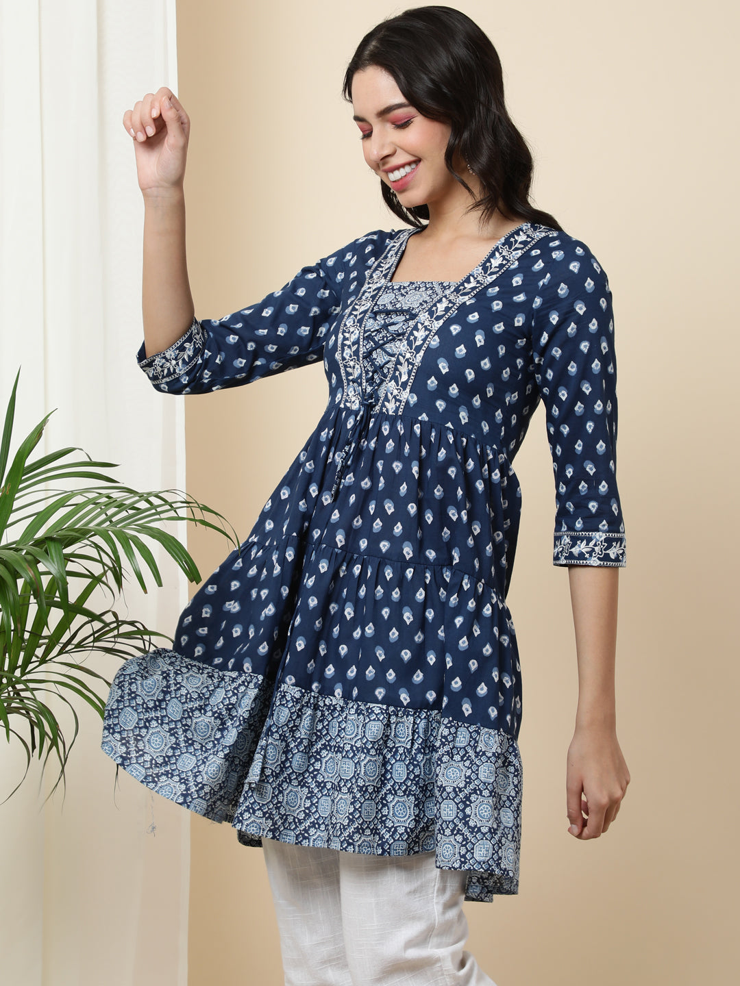 Cotton  Short Length Length Printed  3/4 Sleeve Square  Top