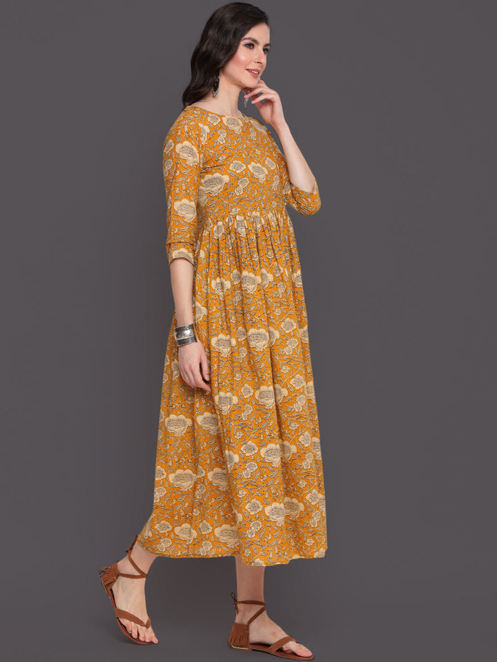 Printed Flared Calf Length 3/4 Sleeves Round Neck Cotton Kurta Dress