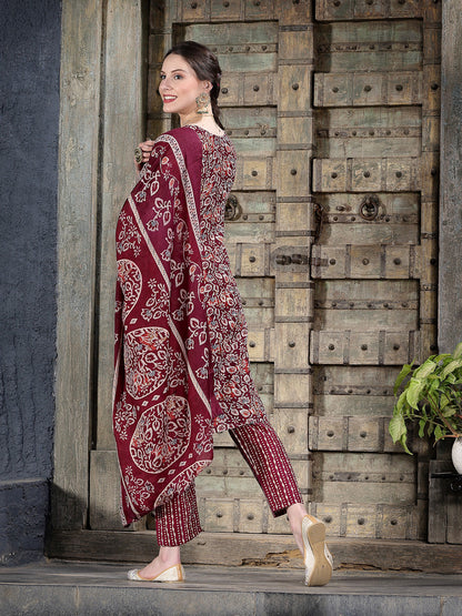 Floral Printed Cotton Blend Straight Kurta Pant Dupatta Set