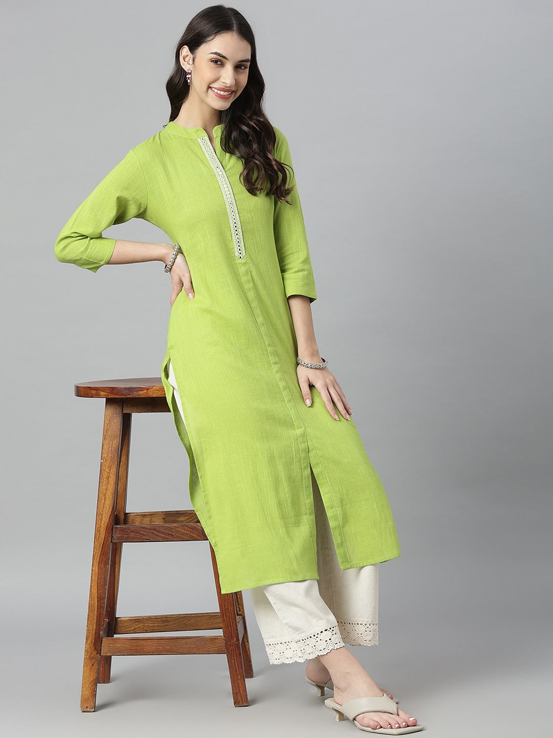 Solid Mirror Embroidered Cotton Slub Straight Kurta