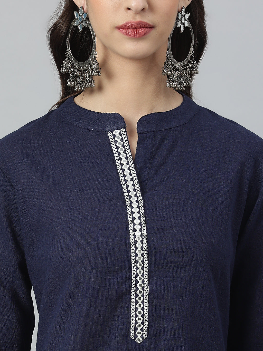 Solid Mirror Embroidered Cotton Slub Straight Kurta