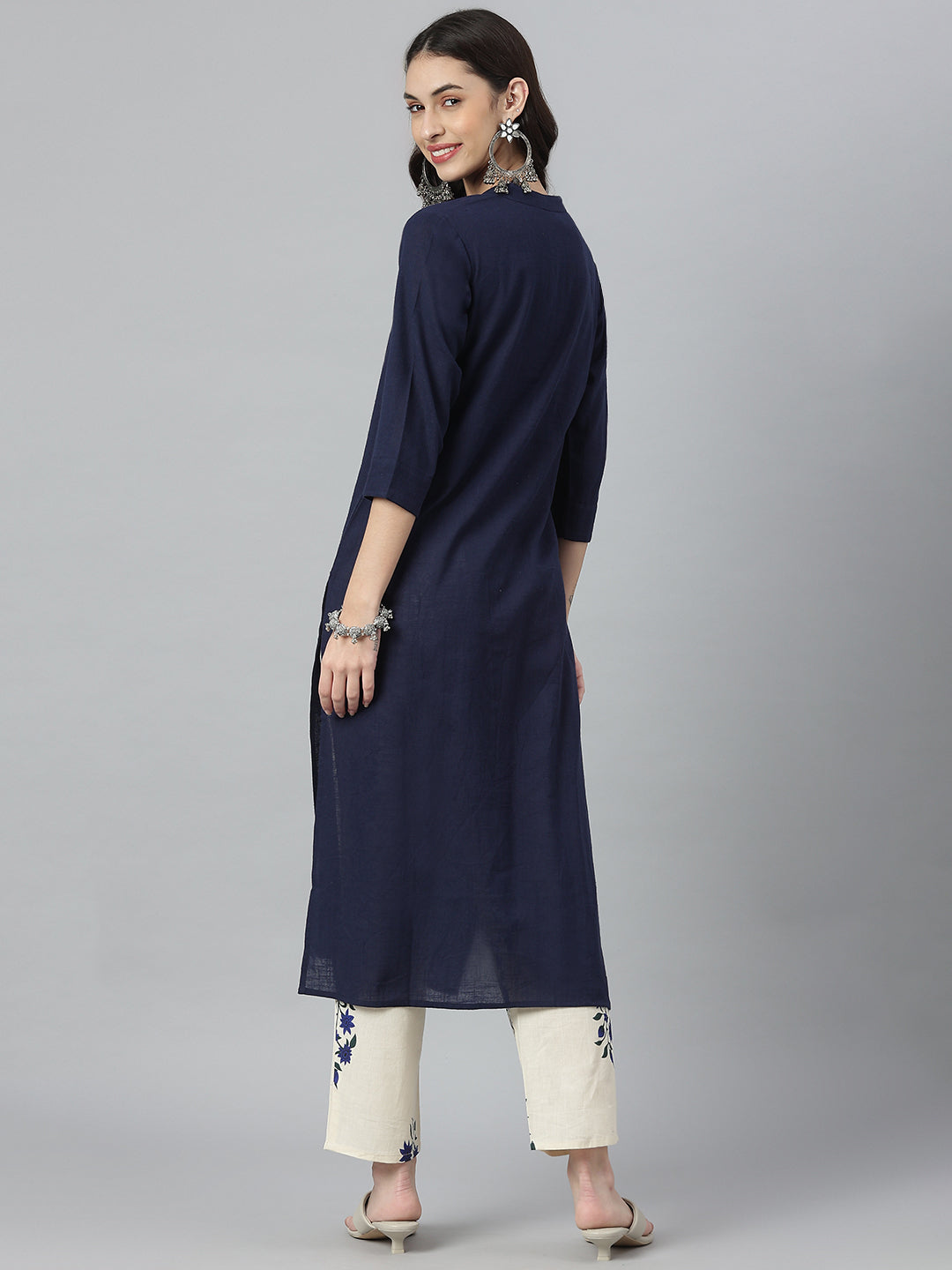 Solid Mirror Embroidered Cotton Slub Straight Kurta