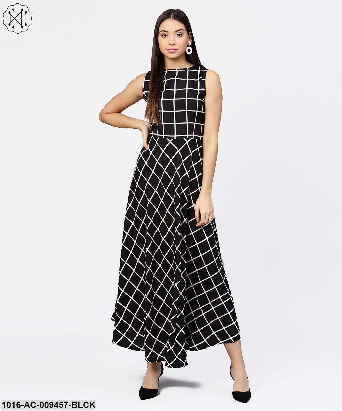 Black Check Sleeveless A-Line Maxi Dress With Slit On The Front