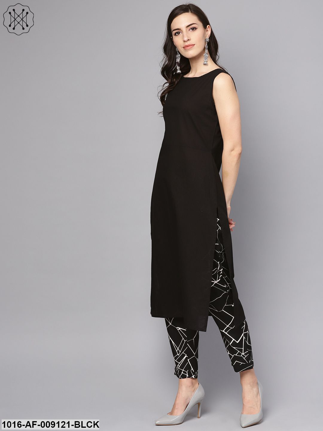Solid Black Sleeveless Kurta Set With Printed Pants