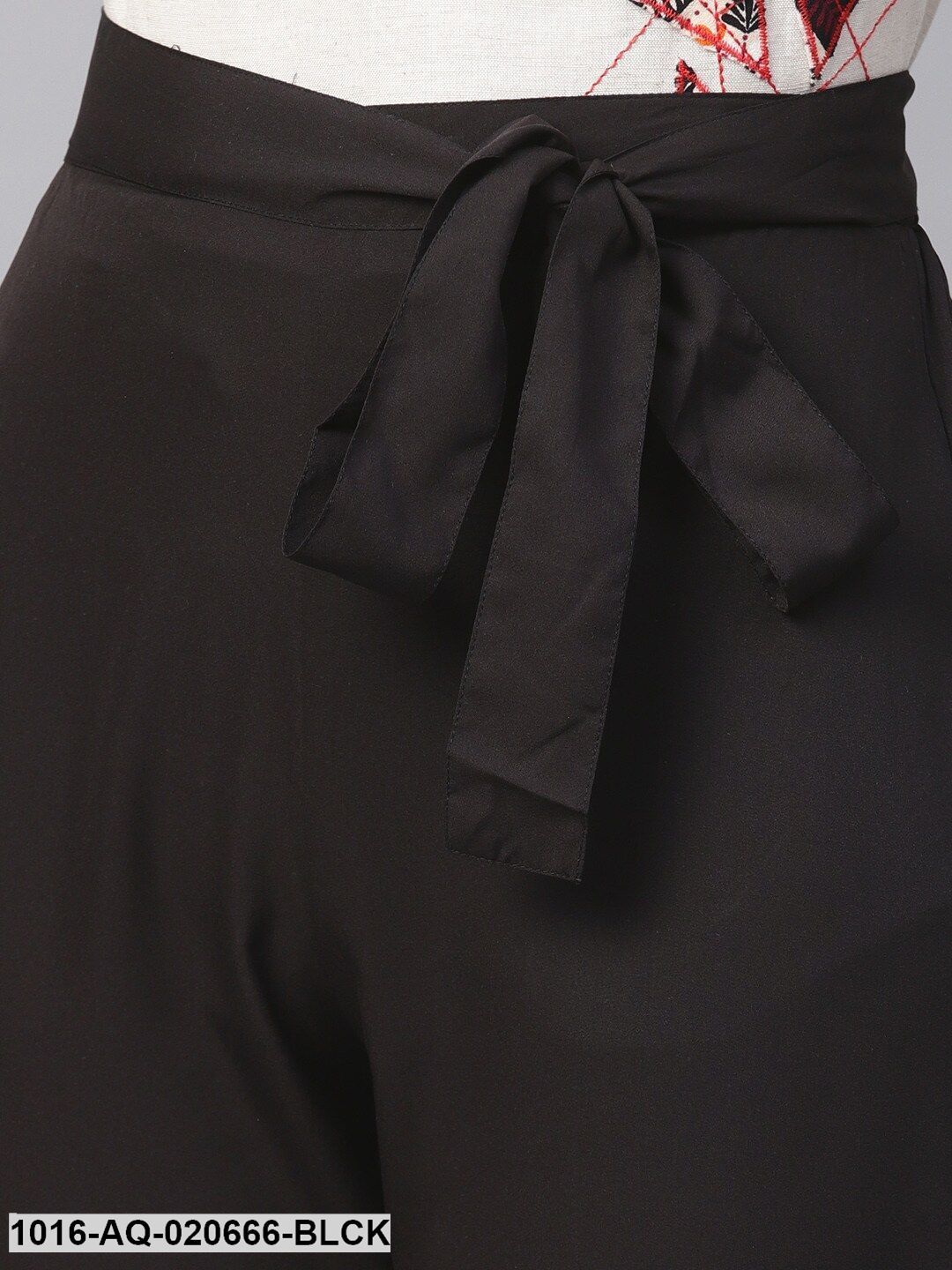 Black Solid Loose Fit Cropped Regular Trousers