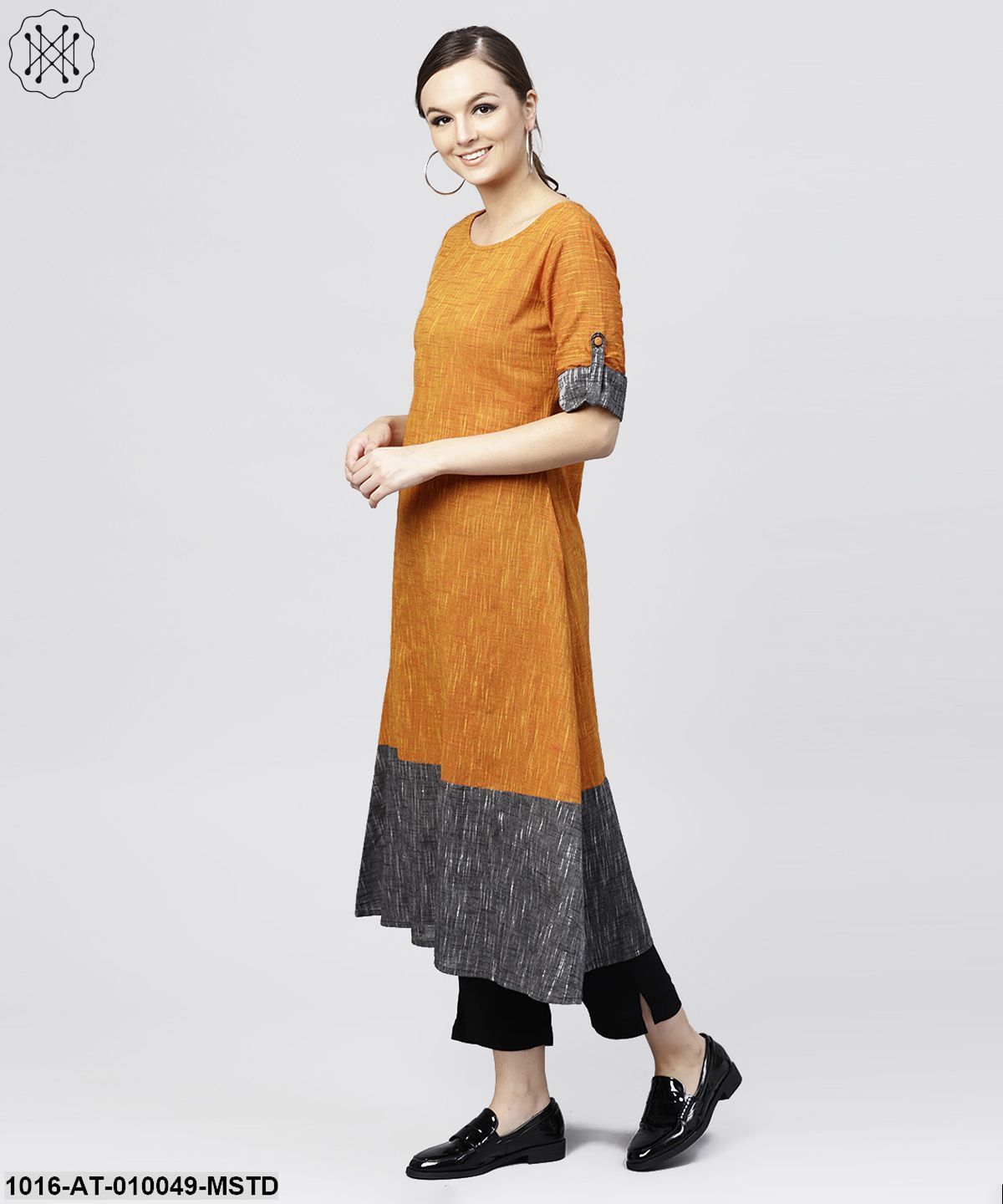Multi Colored Kurta With Round Neck And 3/4 Sleeves