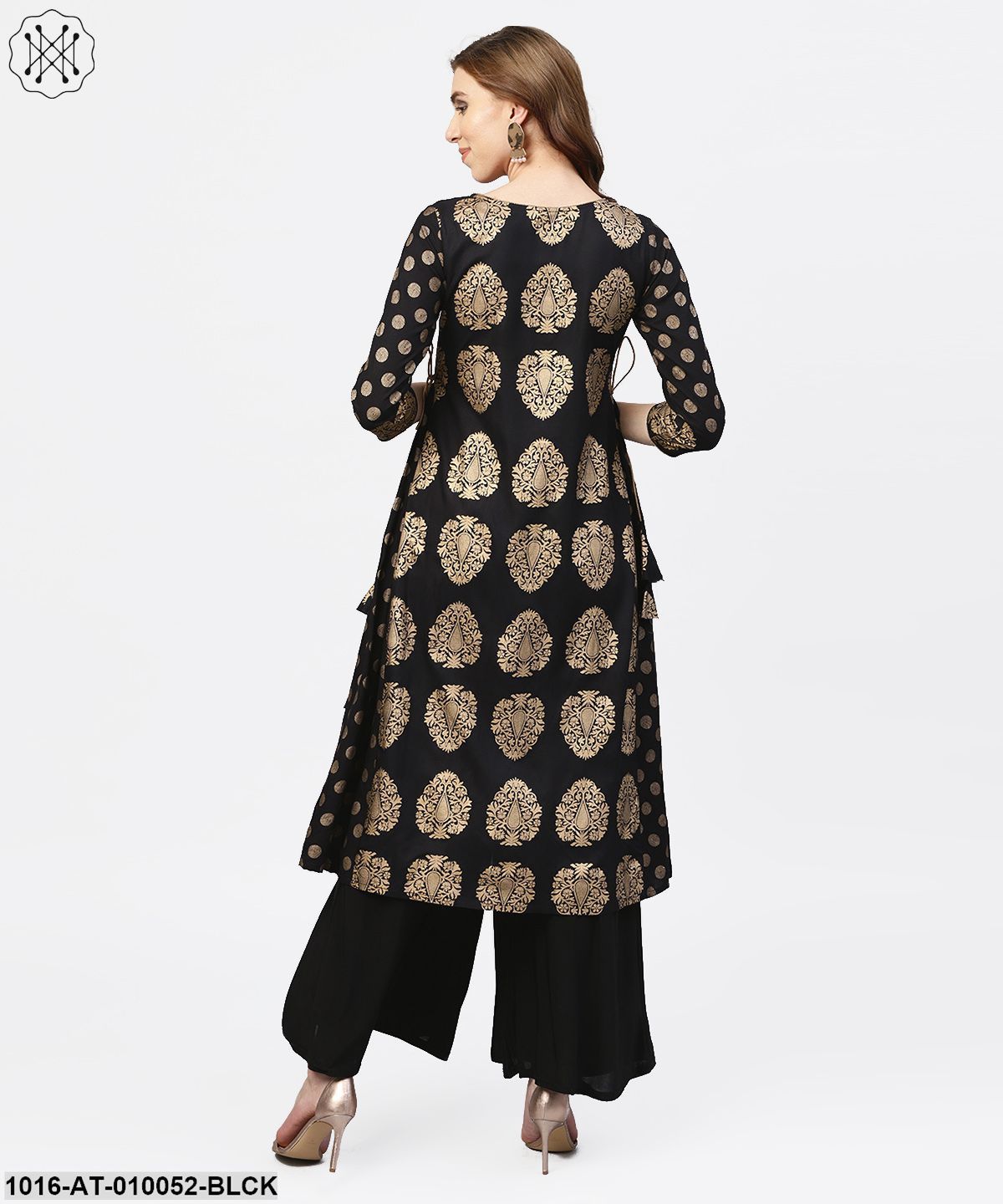 Black And Gold Printed Kurta With Round Neck And Full Sleeves