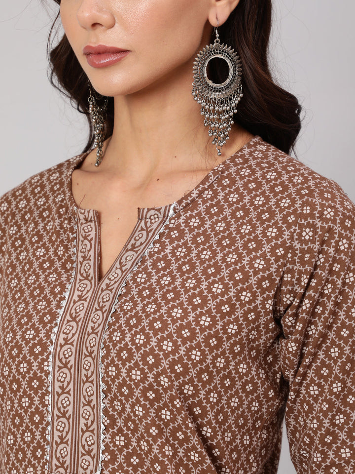 Brown Printed Straight kurta With Three Quarter Sleeves