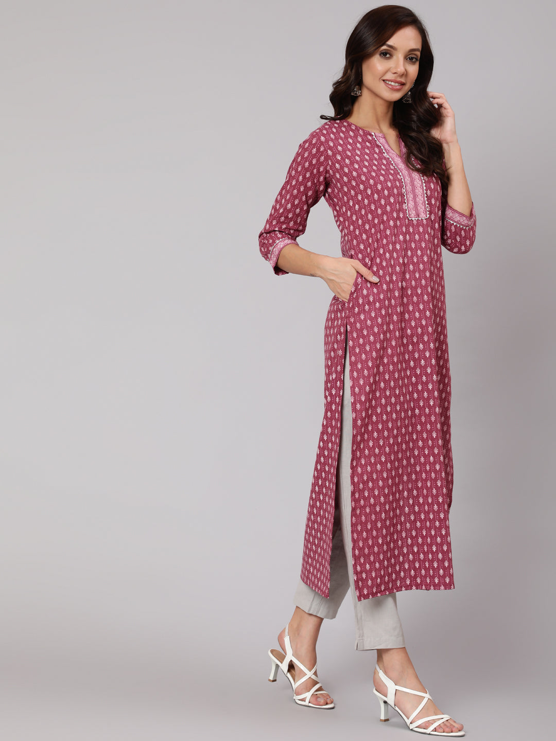 Mauve Printed Straight kurta With Three Quarter Sleeves