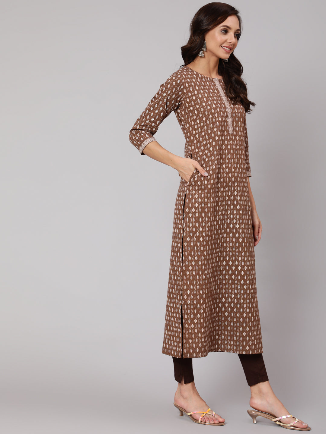 Brown Printed Straight kurta With Three Quarter Sleeves