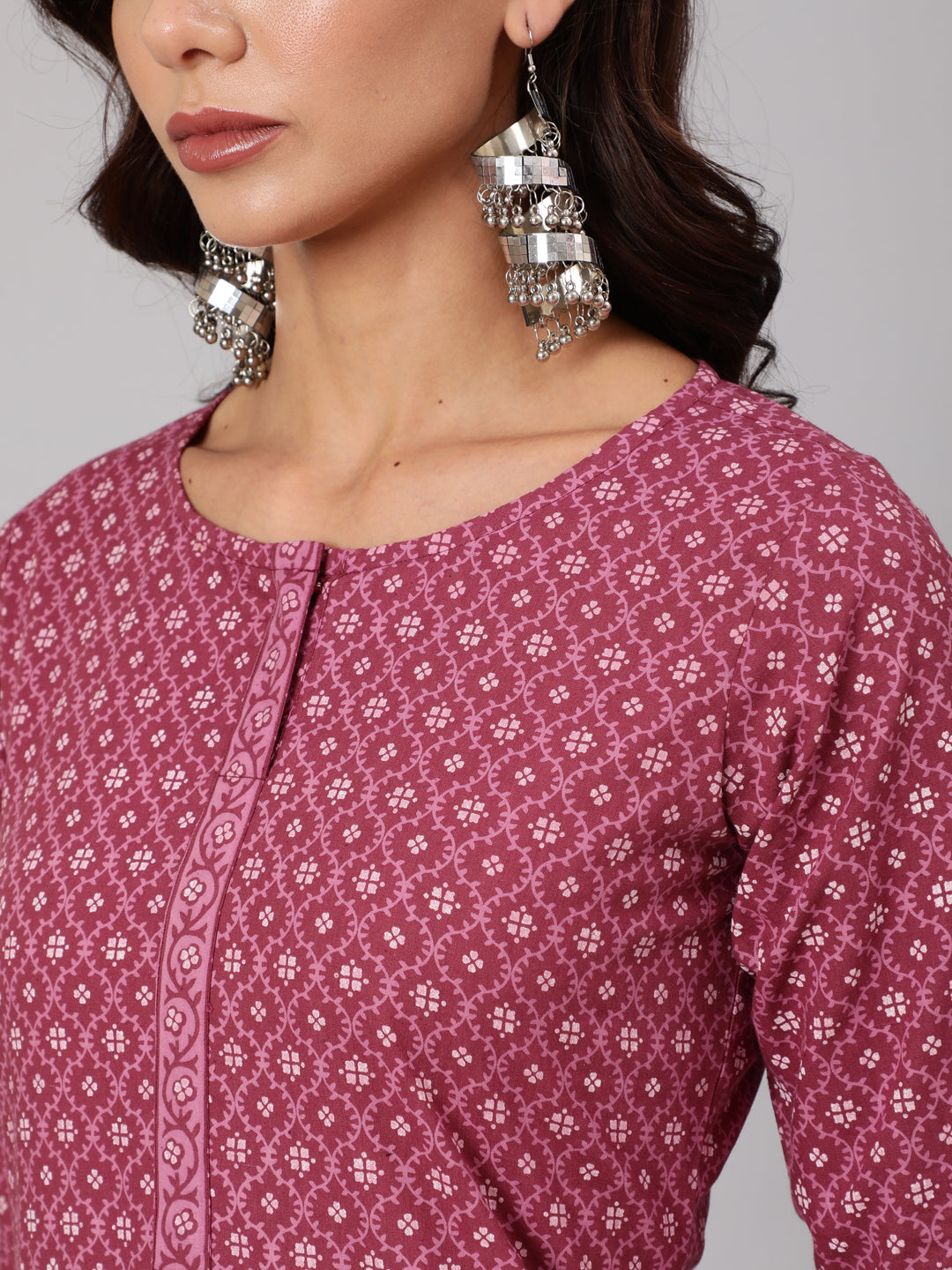 Mauve Printed Straight kurta With Three Quarter Sleeves