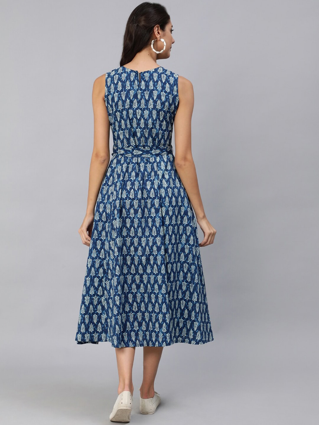 Women Blue Printed Sleeveless Dress