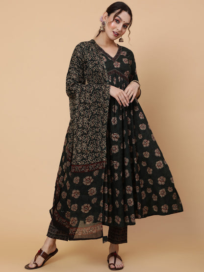 Cotton Calf Printed Semi-Flared 3/4 Sleeve V Kurta Bottom Dupatta Set