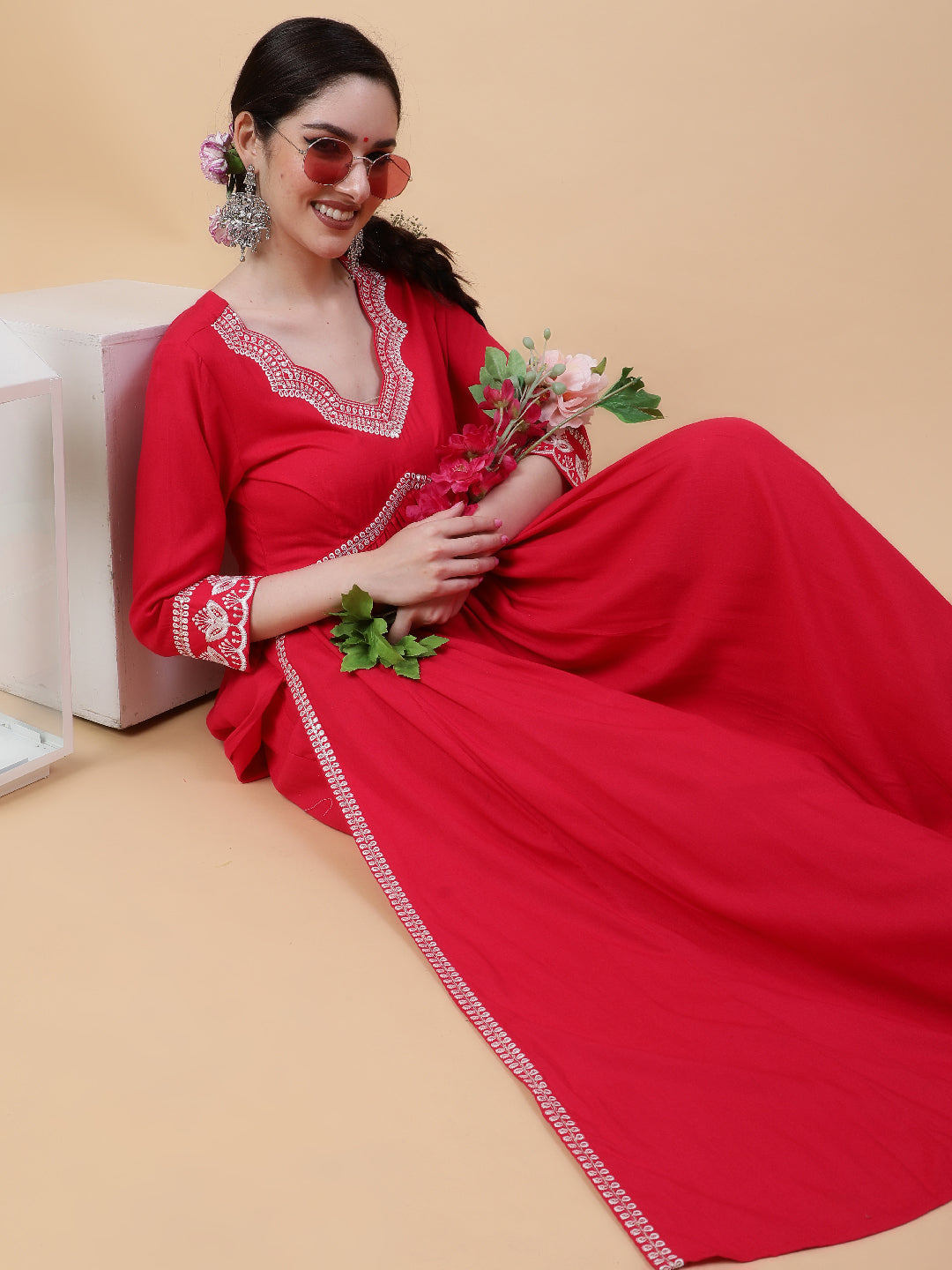 Rayon  Calf Length Solid Flared 3/4 Sleeve V-Neck Kurta Bottom Set