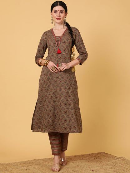 Rayon  Calf Length Printed Straight 3/4 Sleeves V-Neck kurta Bottom Set