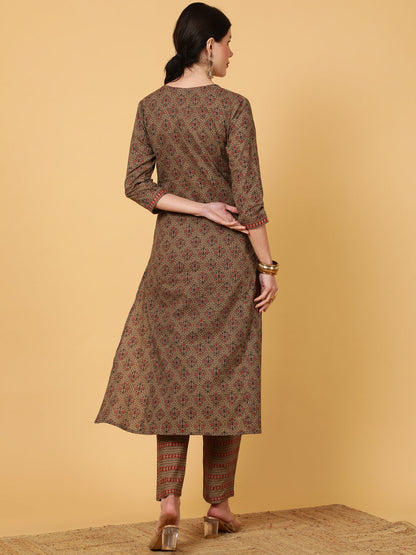 Rayon  Calf Length Printed Straight 3/4 Sleeves V-Neck kurta Bottom Set