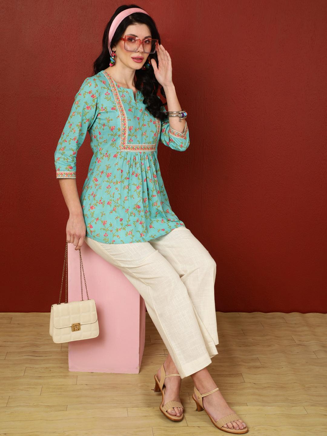 Cotton  Crop Length Printed Flared 3/4 Sleeves Round Top