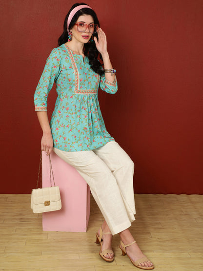 Cotton  Crop Length Printed Flared 3/4 Sleeves Round Top